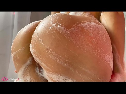 ❤️ Brunette Masturbates Pussy tare da Vibrator zuwa Tsananin inzali a cikin Shawa Ingantacciyar batsa ﹏