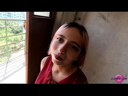 ❤️ Sha'awar ɗalibi yana tsotsar Baƙo a Waje - Cum A Fuskarsa Ingantacciyar batsa ﹏
